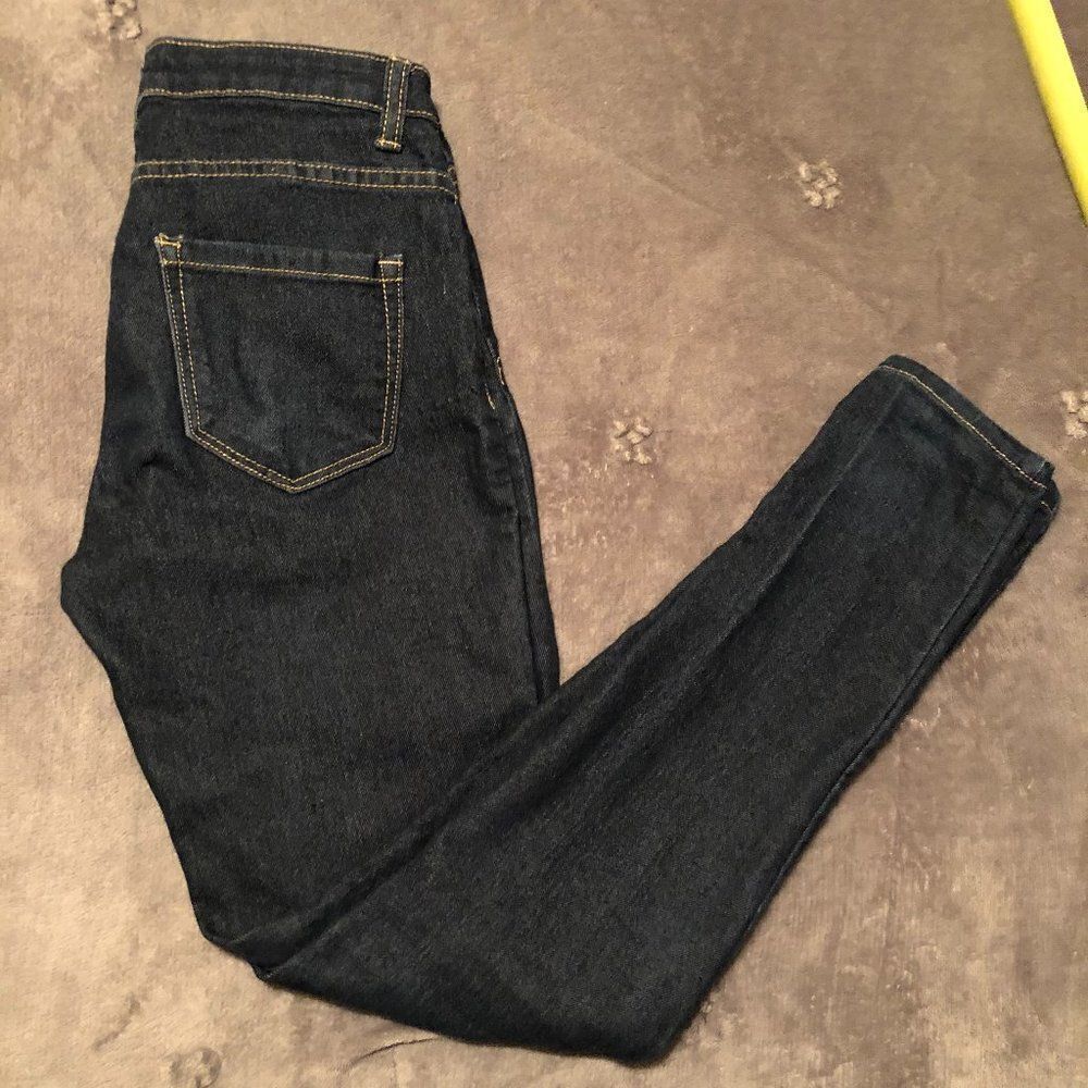 FOREVER 21 Dark Wash Blue Jeans Skinny size 25.           25